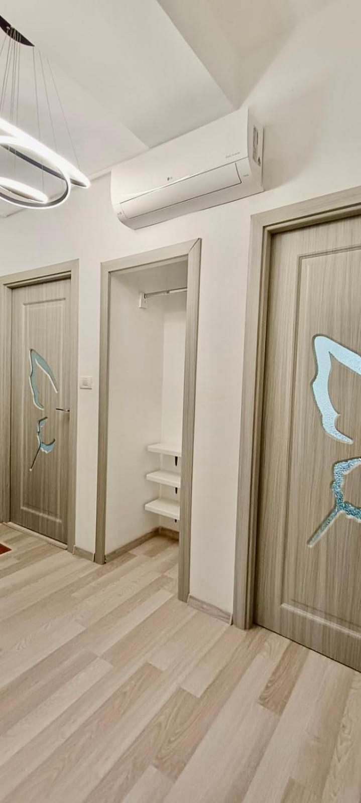 Aeroport Accommodation Bacau Ngoại thất bức ảnh